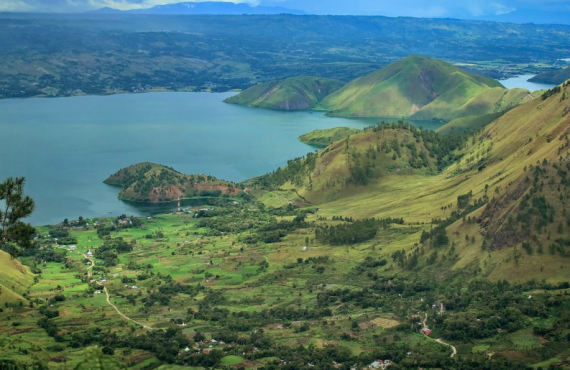 Lingkungan Alam (Photo by Irfannur Diah on Unsplash)